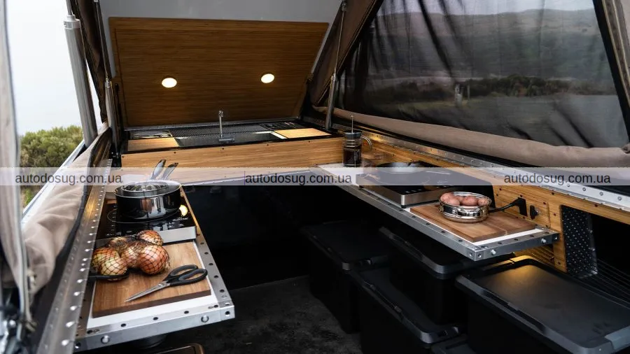 Space Camper перетворює вашу кібервантажівку Tesla на маленький мобільний будинок