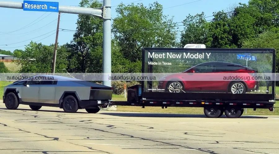 Tesla Cybertruck буксирує Model Y у скляній коробці вулицями Темпла, штат Техас
