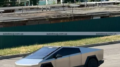 Tesla Cybertruck підкорює Харків навіть під обстрілами