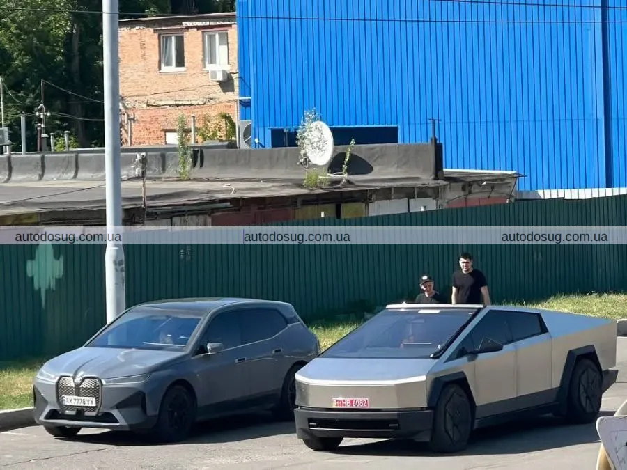 Tesla Cybertruck підкорює Харків навіть під обстрілами