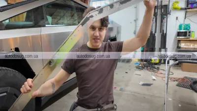 Tesla відкликає всі Cybertruck через проблеми з нержавіючими панелями