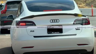 Tesla замаскована під Audi