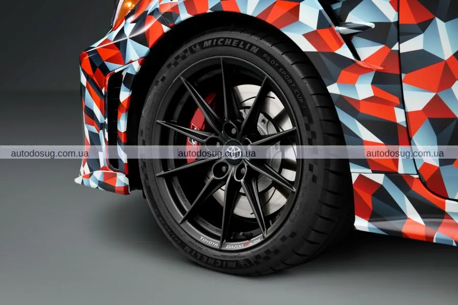 Toyota GR Corolla 2026: більше потужності та агресивний стиль у стилі GRMN