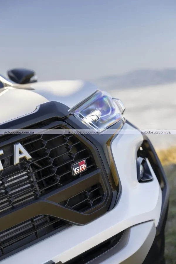 Toyota Hilux GR Sport 2026: все, що відомо про новий потужний пікап