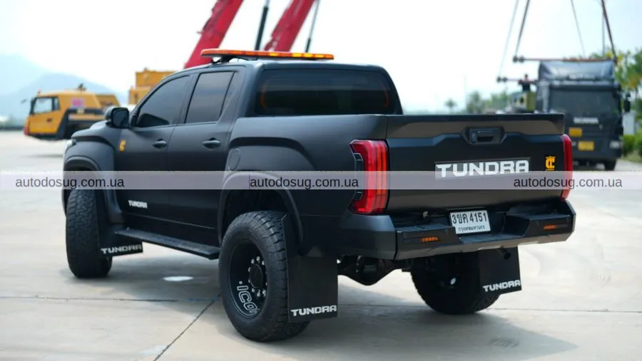 Toyota Hilux перевтілюється у Tundra завдяки тайському тюнінгу