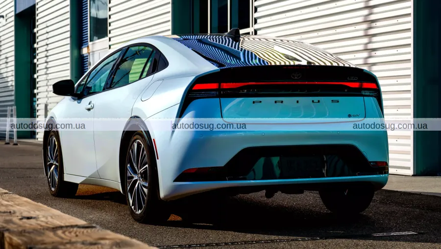 Toyota не встигає за попитом: дефіцит гібридів та довгі черги