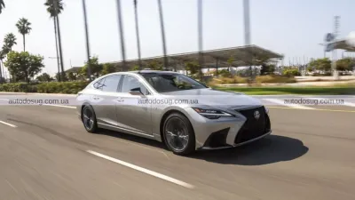 Toyota планує інтегрувати автономні технології Waymo у майбутні моделі Camry