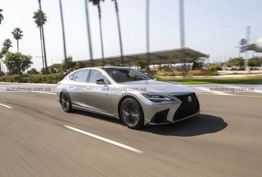 Toyota планує інтегрувати автономні технології Waymo у майбутні моделі Camry