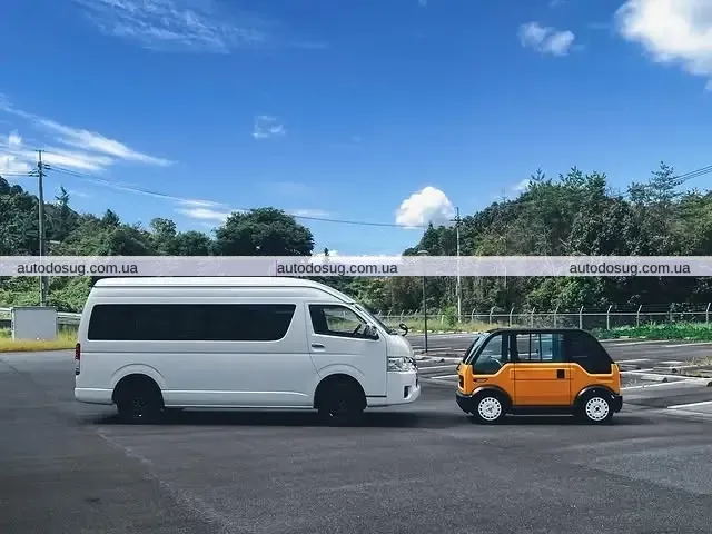 Цей електромобіль поміщається в задню частину фургона