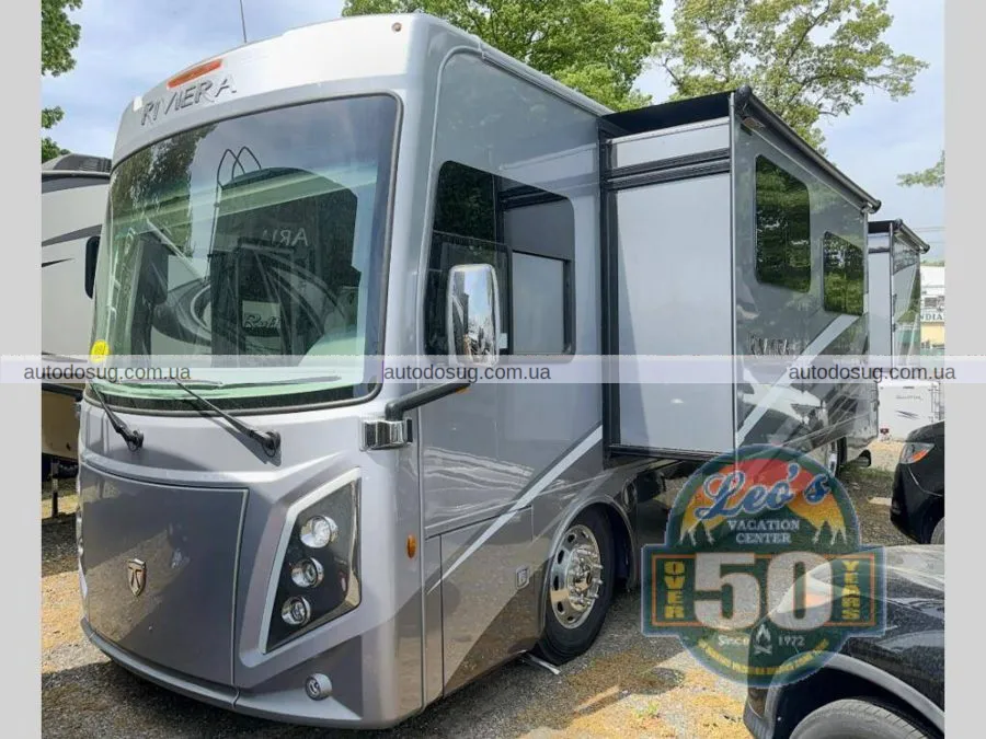 Цей розкішний пересувний будинок із каміном виглядає краще, ніж мій будинок