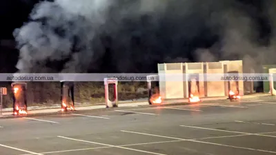 У Массачусетсі підпалили станції Tesla Supercharger