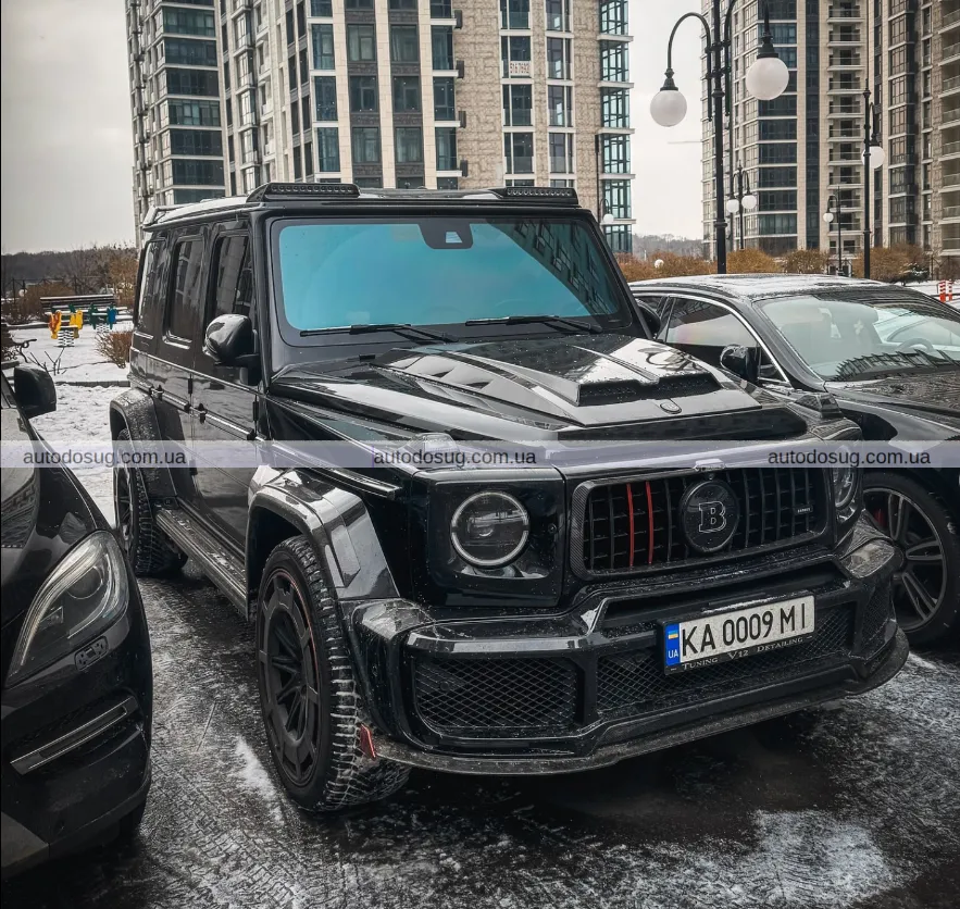 В Києві помічен цікавий Brabus 800 Rocket Edition