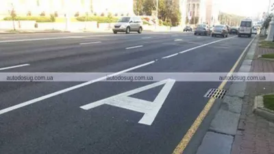 В Україні мотоциклам та мопедам дозволили рухатися смугами громадського транспорту