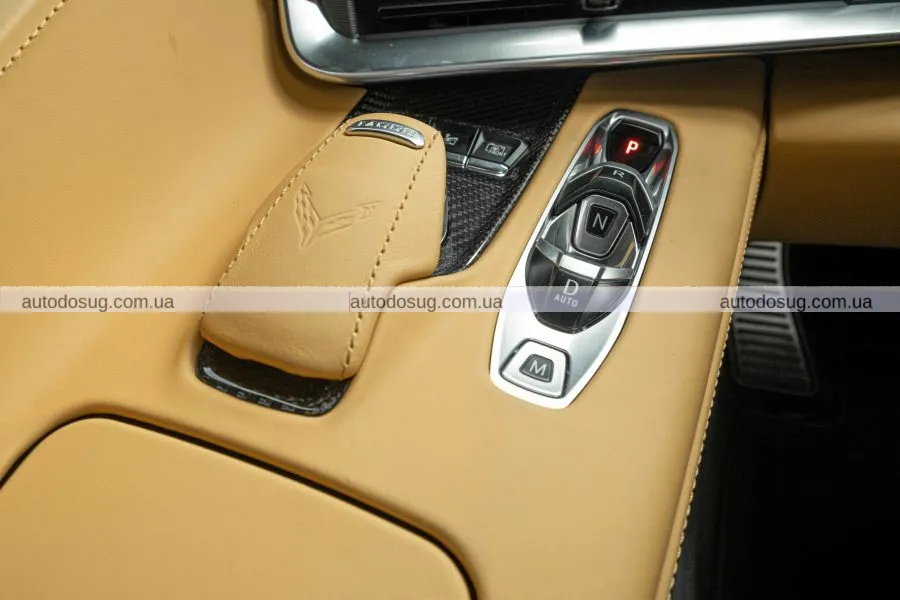 Вражаючий Chevrolet Corvette Convertible Z51 2025