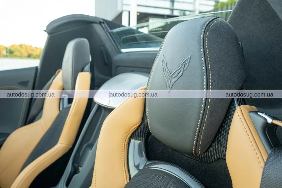 Вражаючий Chevrolet Corvette Convertible Z51 2025