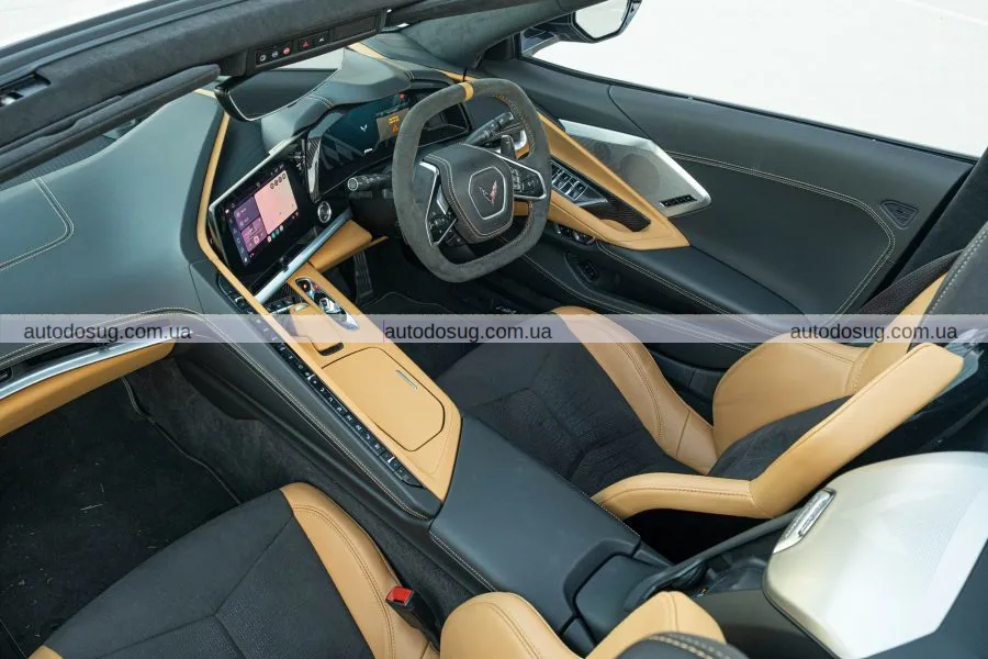 Вражаючий Chevrolet Corvette Convertible Z51 2025