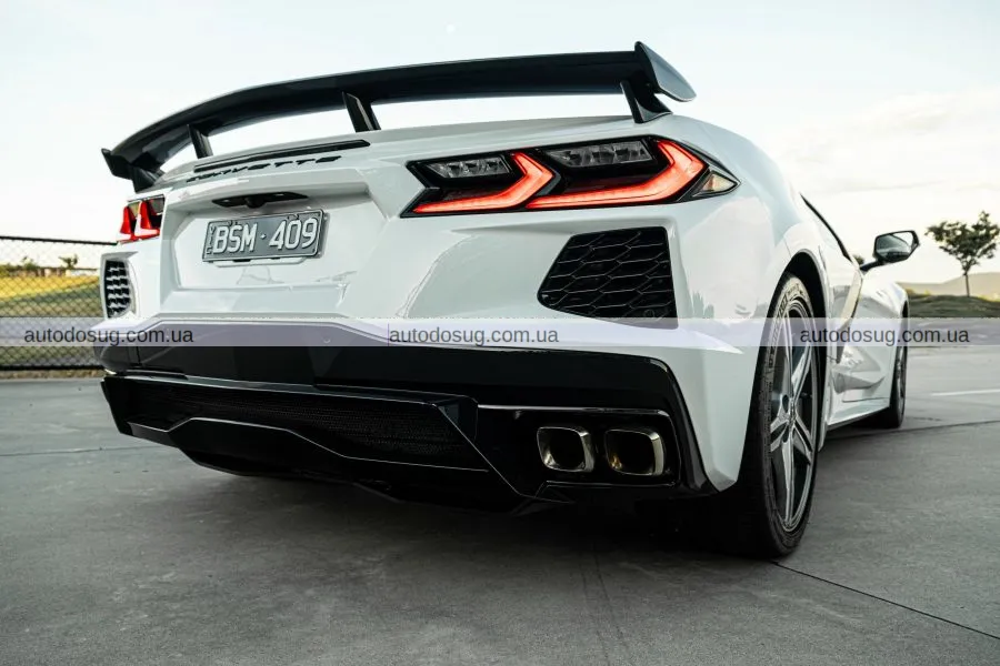 Вражаючий Chevrolet Corvette Convertible Z51 2025