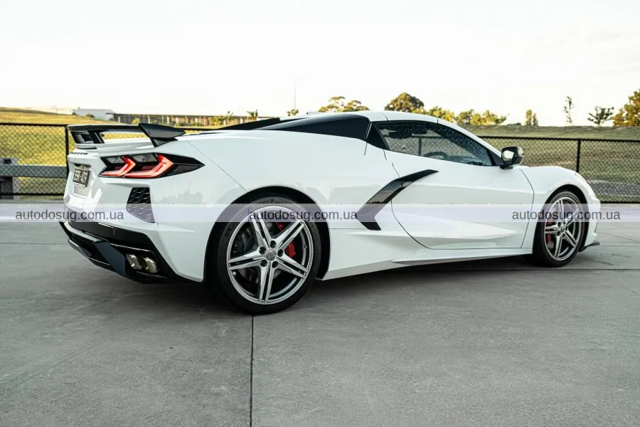 Вражаючий Chevrolet Corvette Convertible Z51 2025