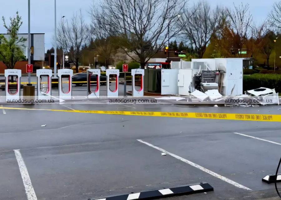 Вибух пошкодив станцію Tesla Supercharger у Вашингтоні