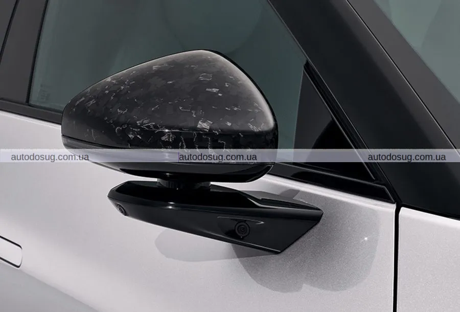 XPeng P7 дивує диким тюнінгом і карбоновими акцентами