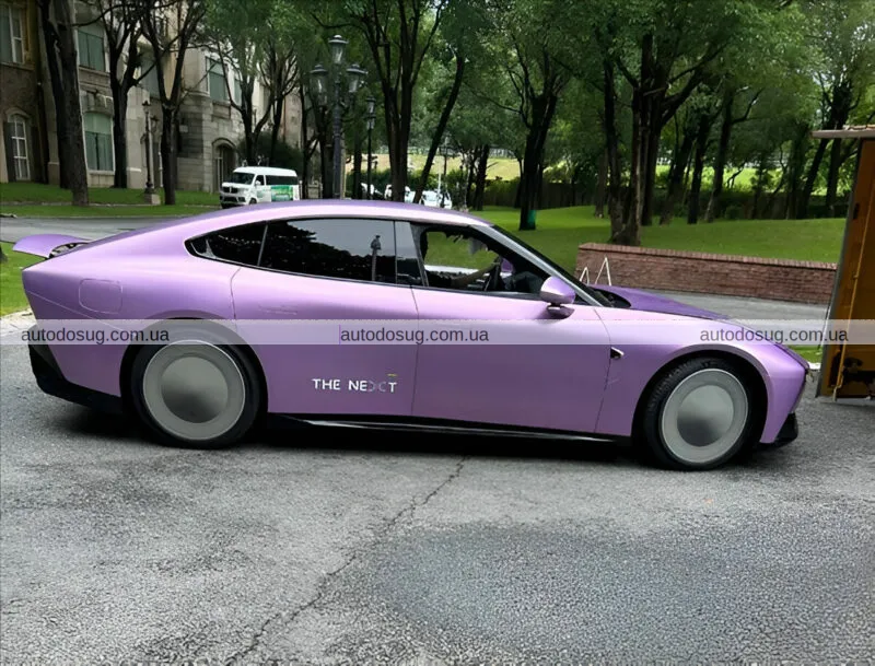 XPeng P7 дивує диким тюнінгом і карбоновими акцентами