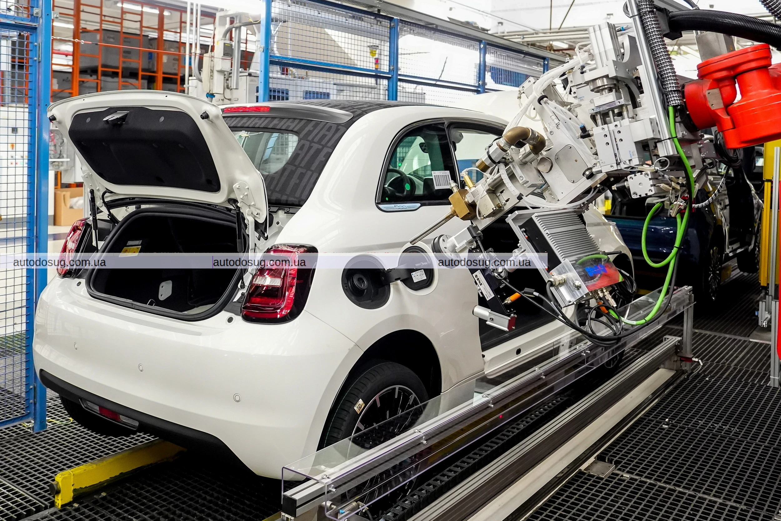 Fiat повертається до бензинових автомобілів з механічною коробкою передач