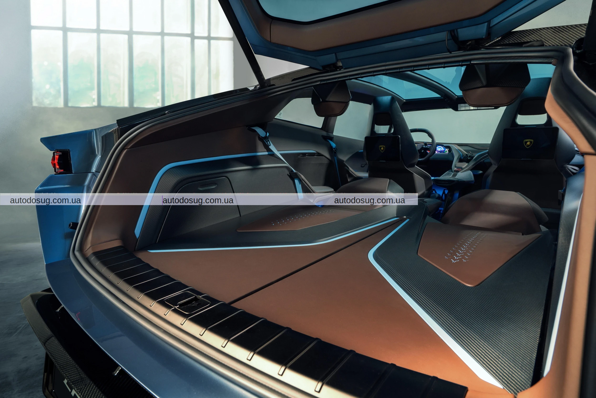 Lamborghini відкладає випуск свого першого електромобіля