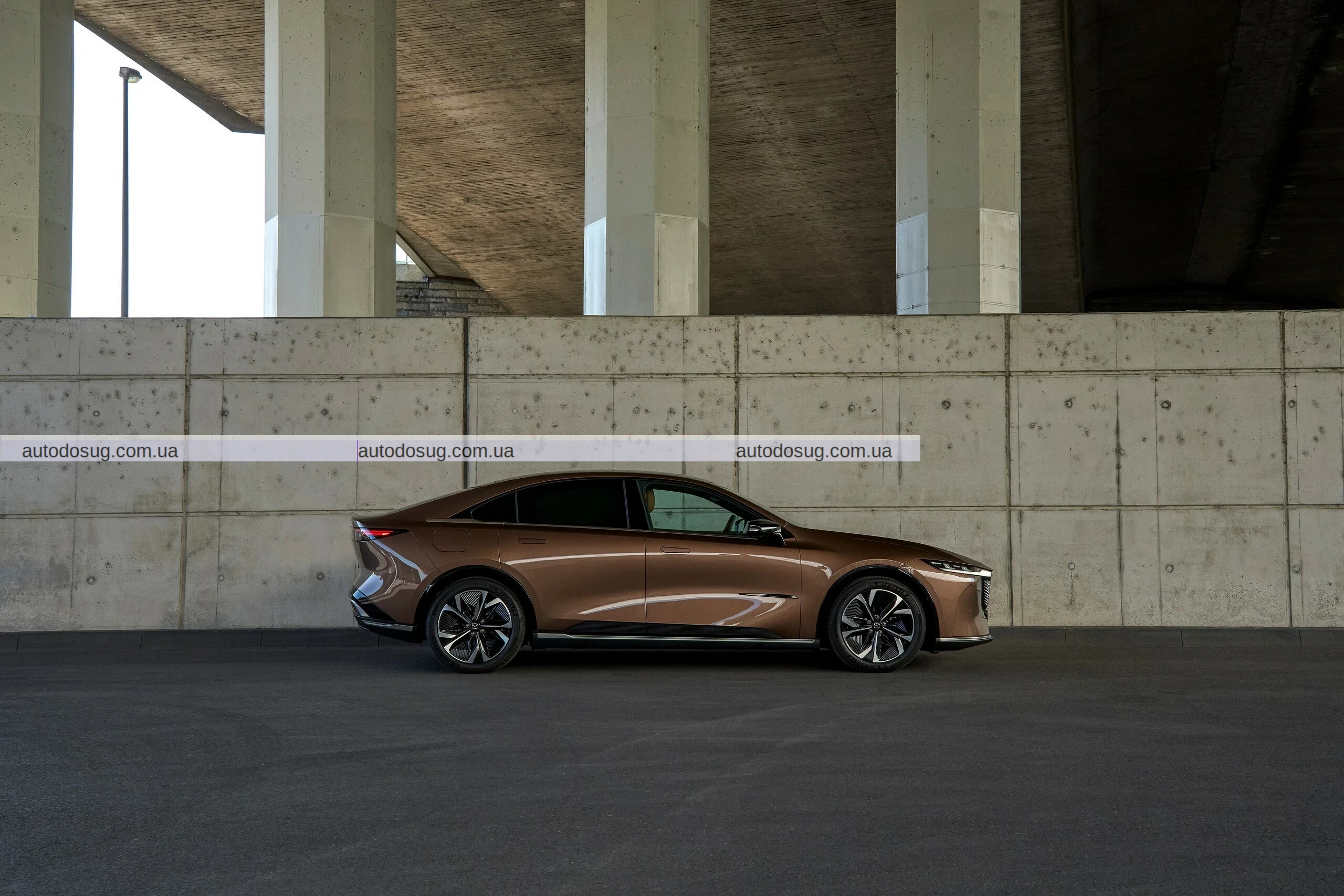 Mazda 6e виходить на європейські дороги з двома варіантами батарей та преміальними рівнями оснащення