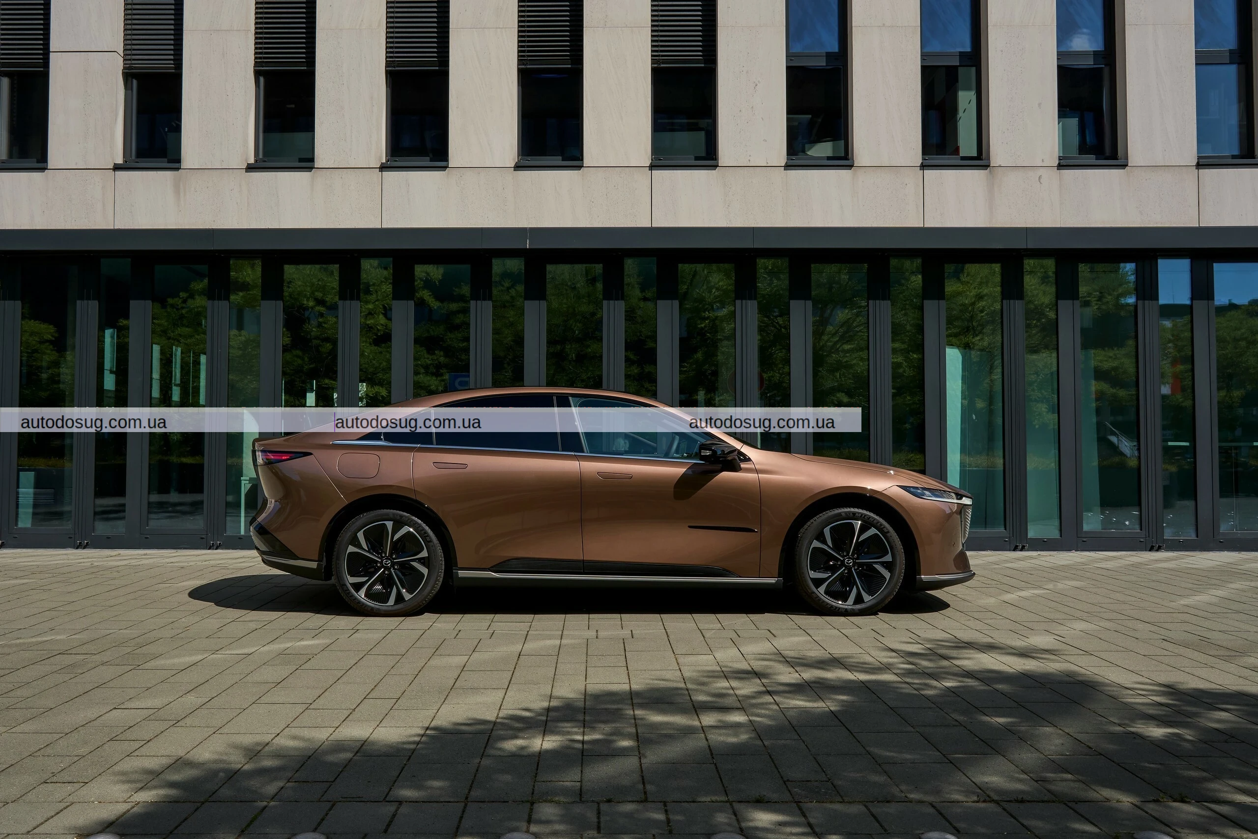 Mazda 6e виходить на європейські дороги з двома варіантами батарей та преміальними рівнями оснащення