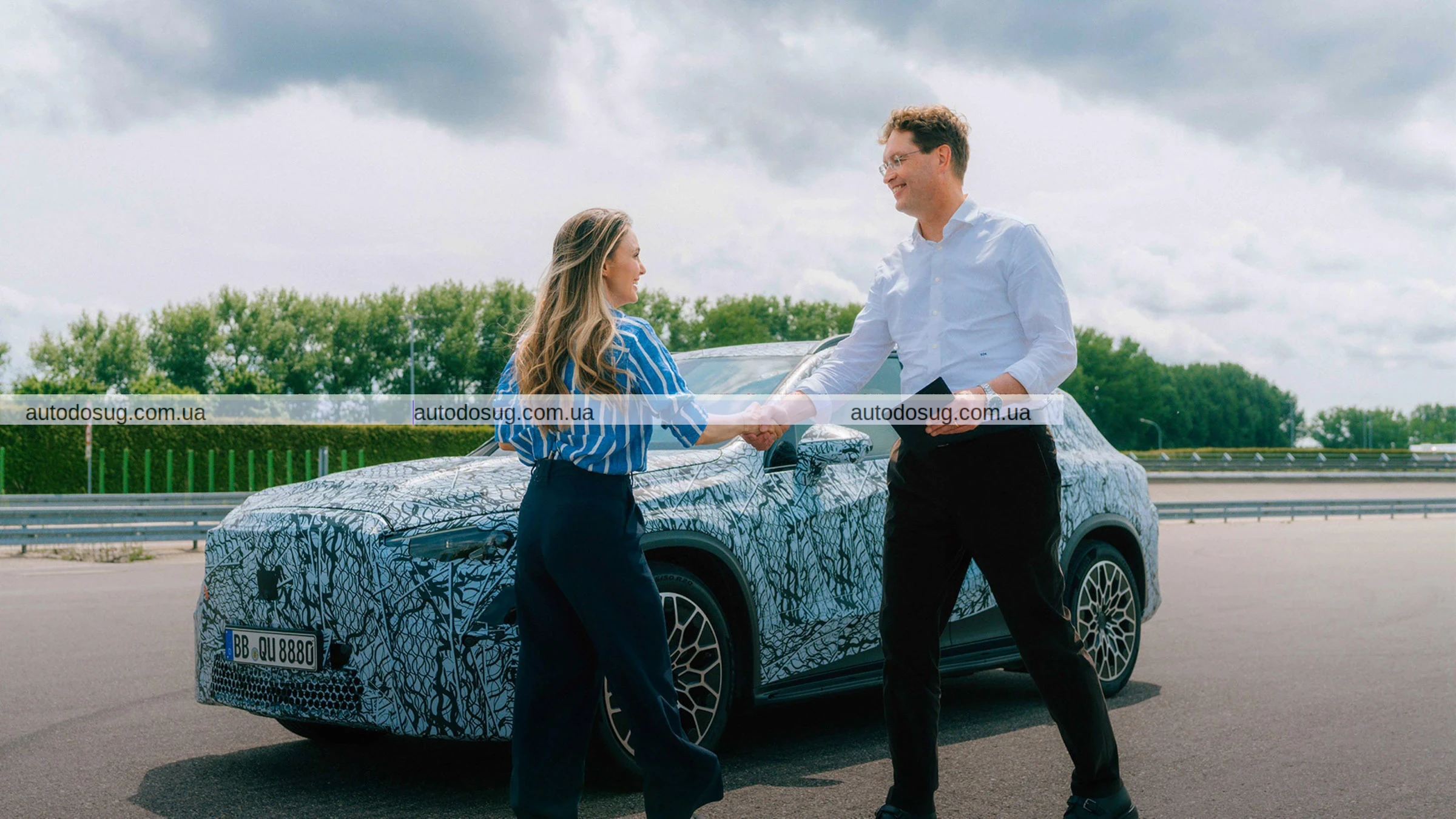 Mercedes розкриває деталі нового електричного GLC