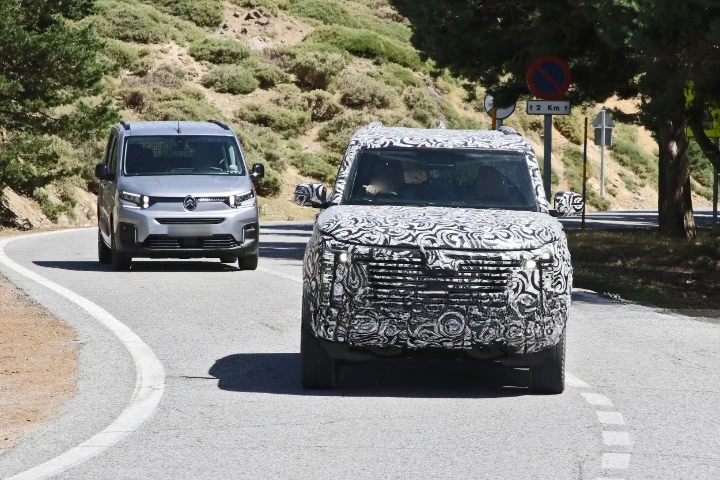 Mitsubishi тестує новий SUV, який може стати наступним Pajero