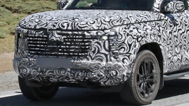 Mitsubishi тестує новий SUV, який може стати наступним Pajero