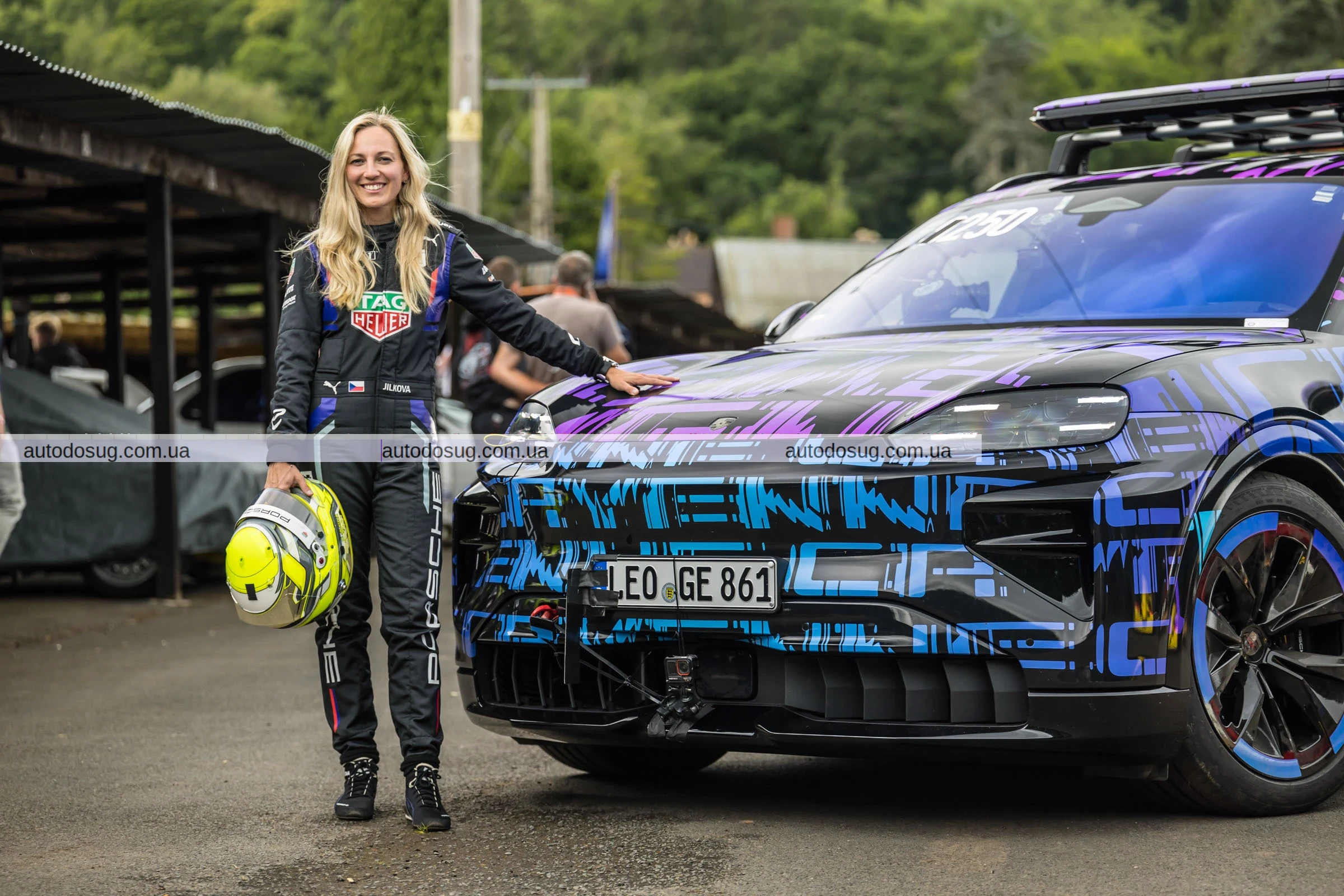 Porsche Cayenne Electric встановлює рекорд на підйомі в гору та демонструє можливості буксирування