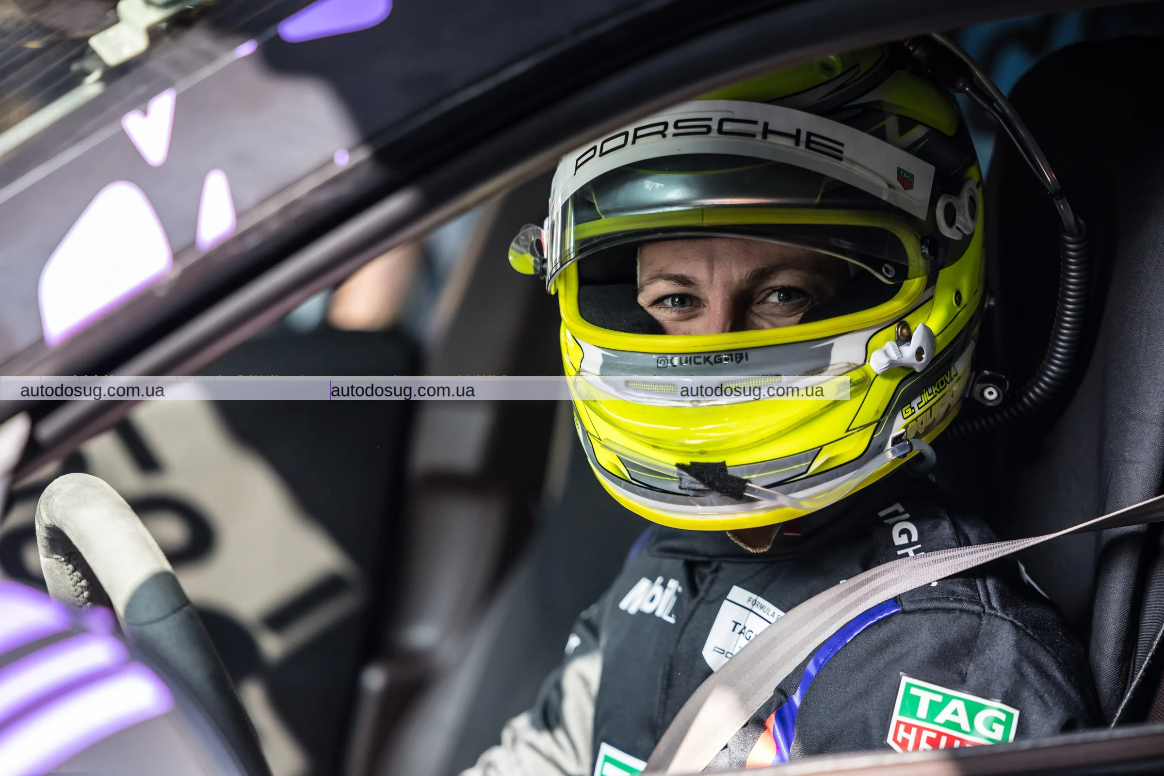 Porsche Cayenne Electric встановлює рекорд на підйомі в гору та демонструє можливості буксирування