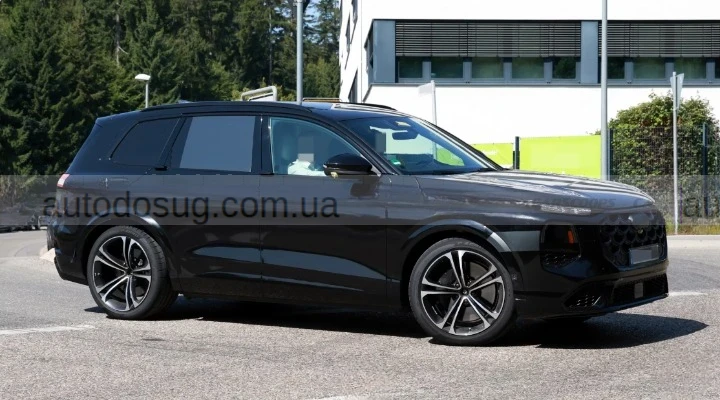 Audi SQ7 2027 засняли без камуфляжу