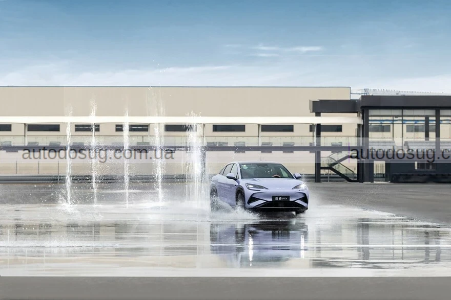 BYD відкрила найкрутіший парк розваг для автолюбителів