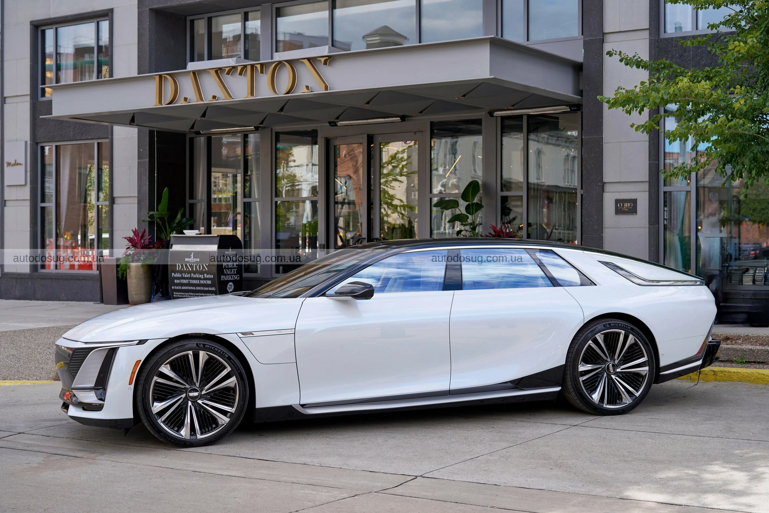 Cadillac представляє ще один електричний Celestiq