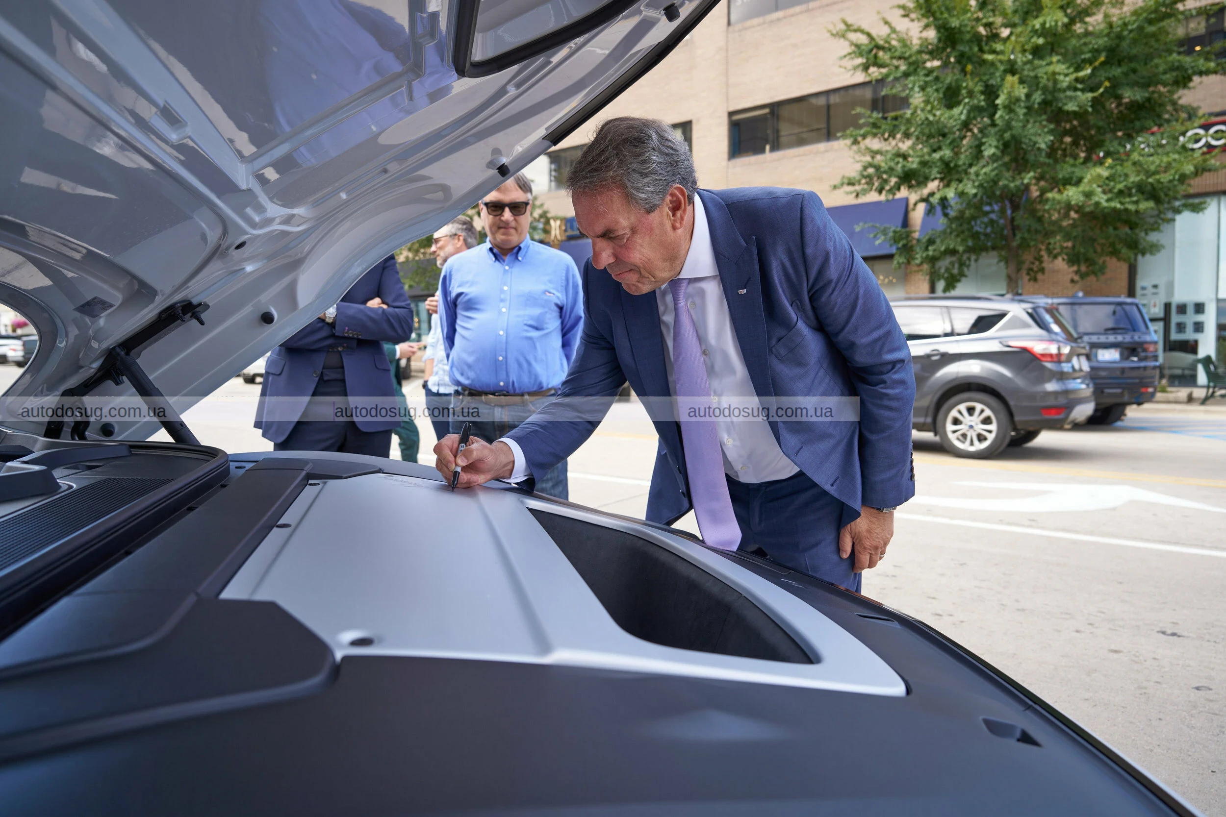 Cadillac представляє ще один електричний Celestiq