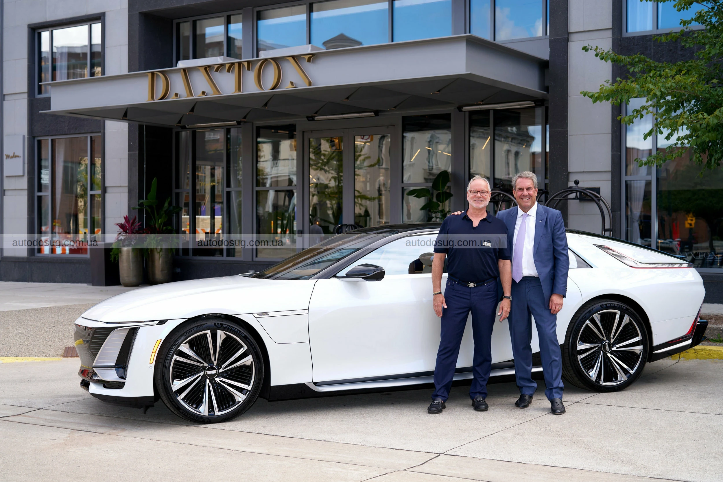 Cadillac представляє ще один електричний Celestiq