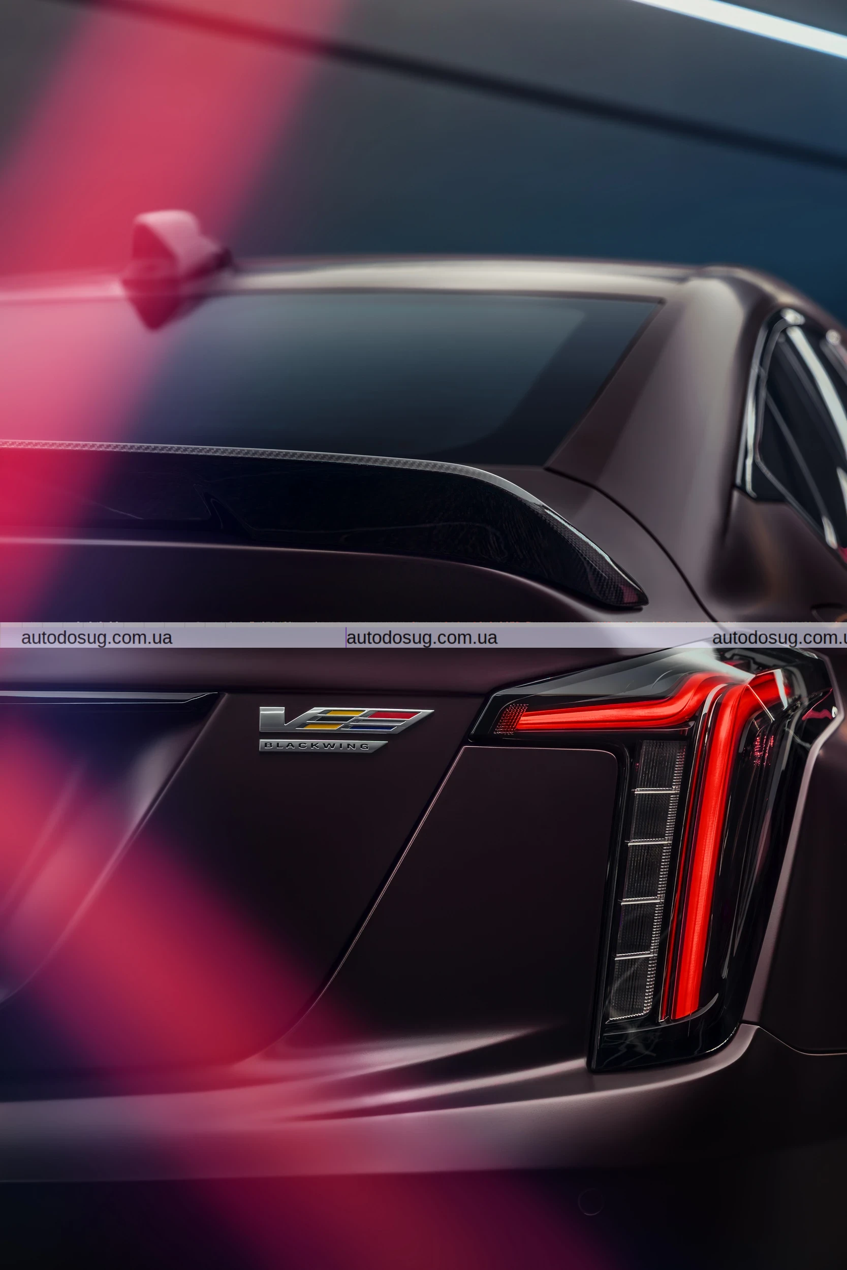 Cadillac представив версію CT5-V Blackwing ручної збірки