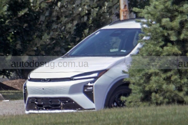 Chevrolet Bolt 2027 року був помічений без маскування