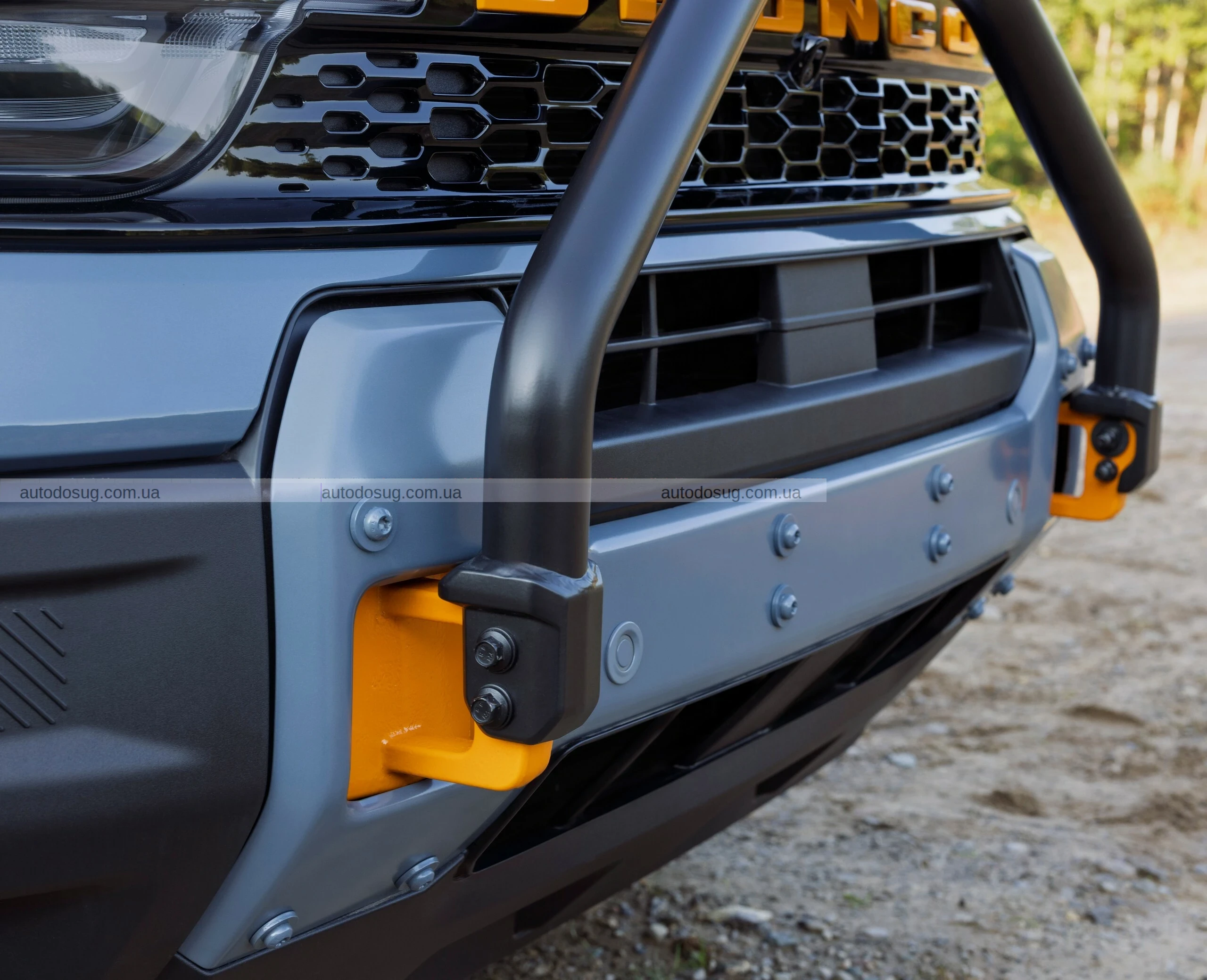 Ford створив ексклюзивні Bronco у стилі дюн Сільвер-Лейк