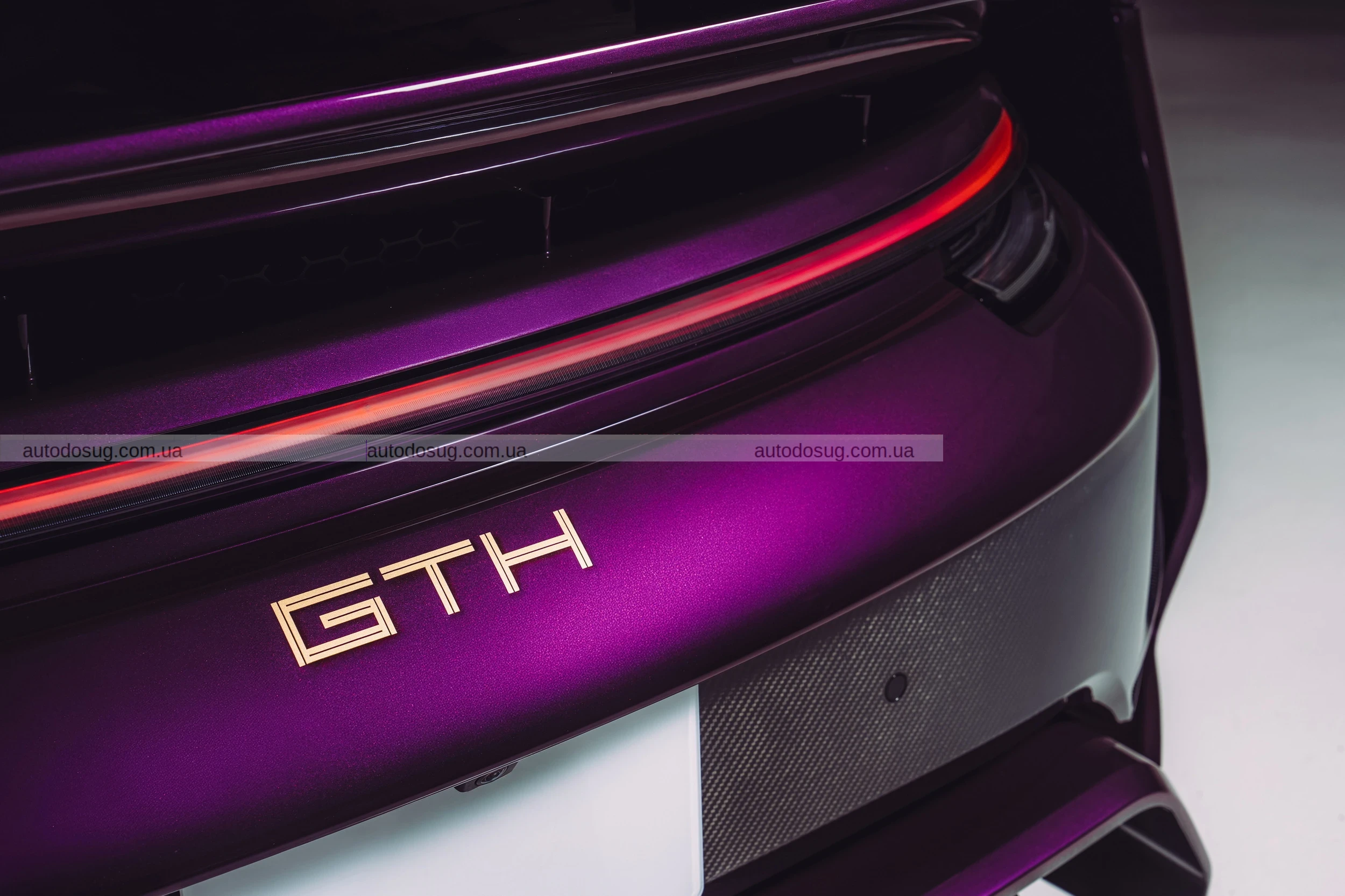 Гіперкар на базі Porsche з дизайном Le Mans та монструозною потужністю