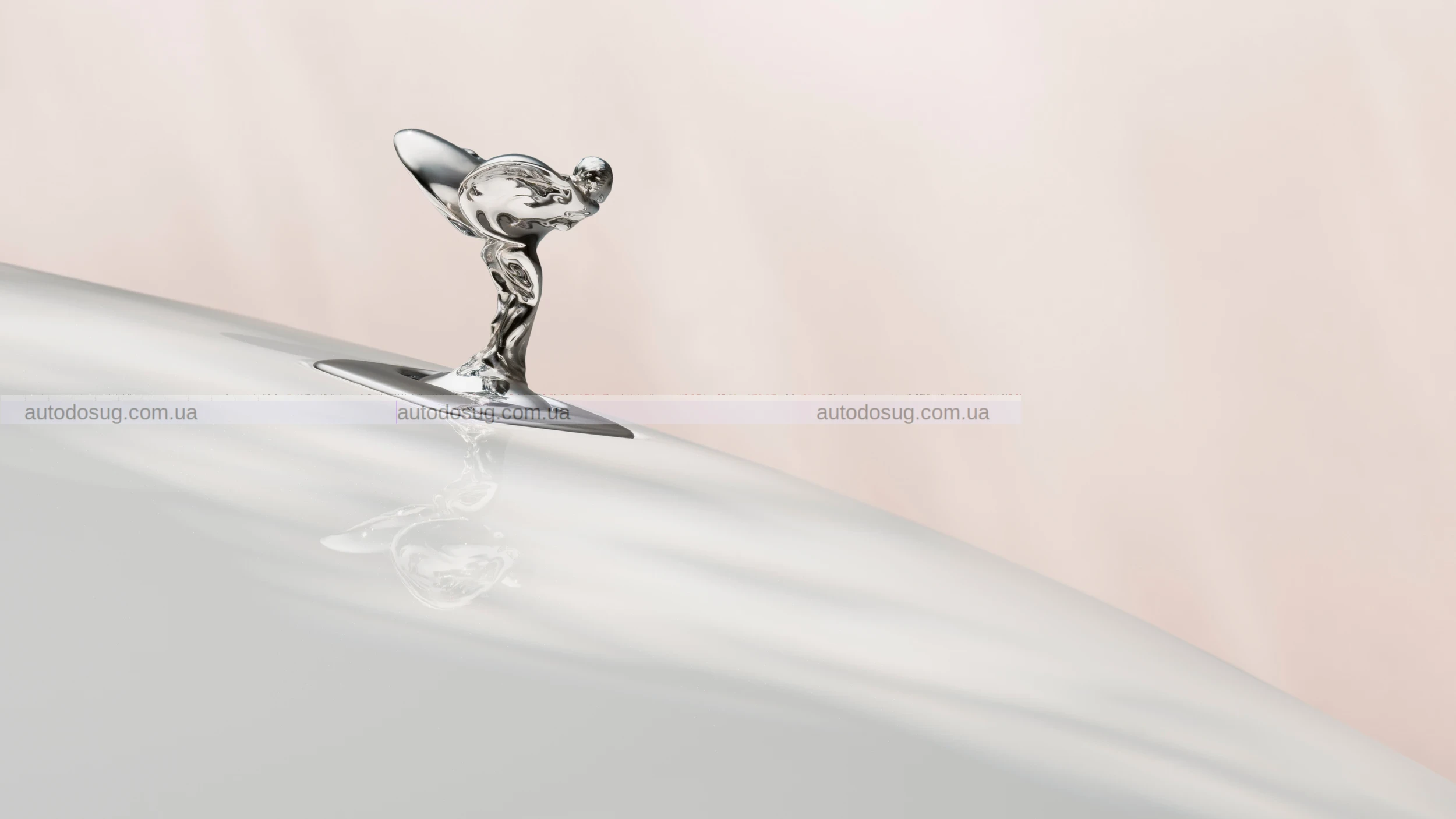 Нова ексклюзивна серія Rolls-Royce надихається квітковою силою