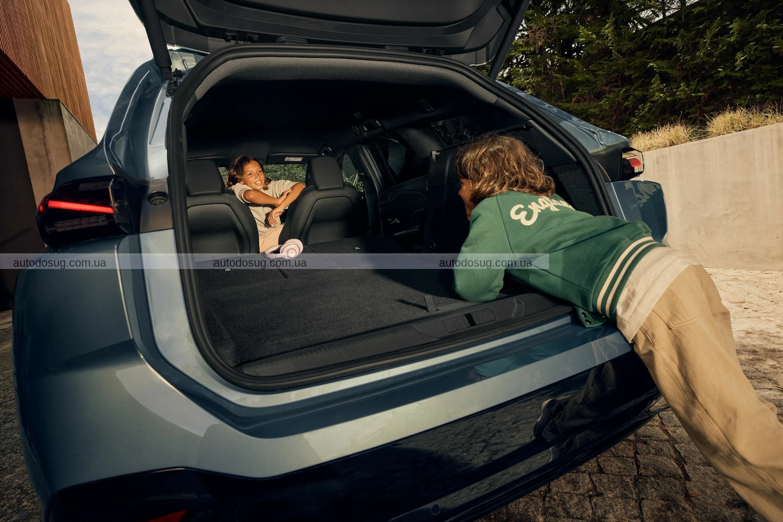 Фейсліфтинг Peugeot 308 позбувся іклів