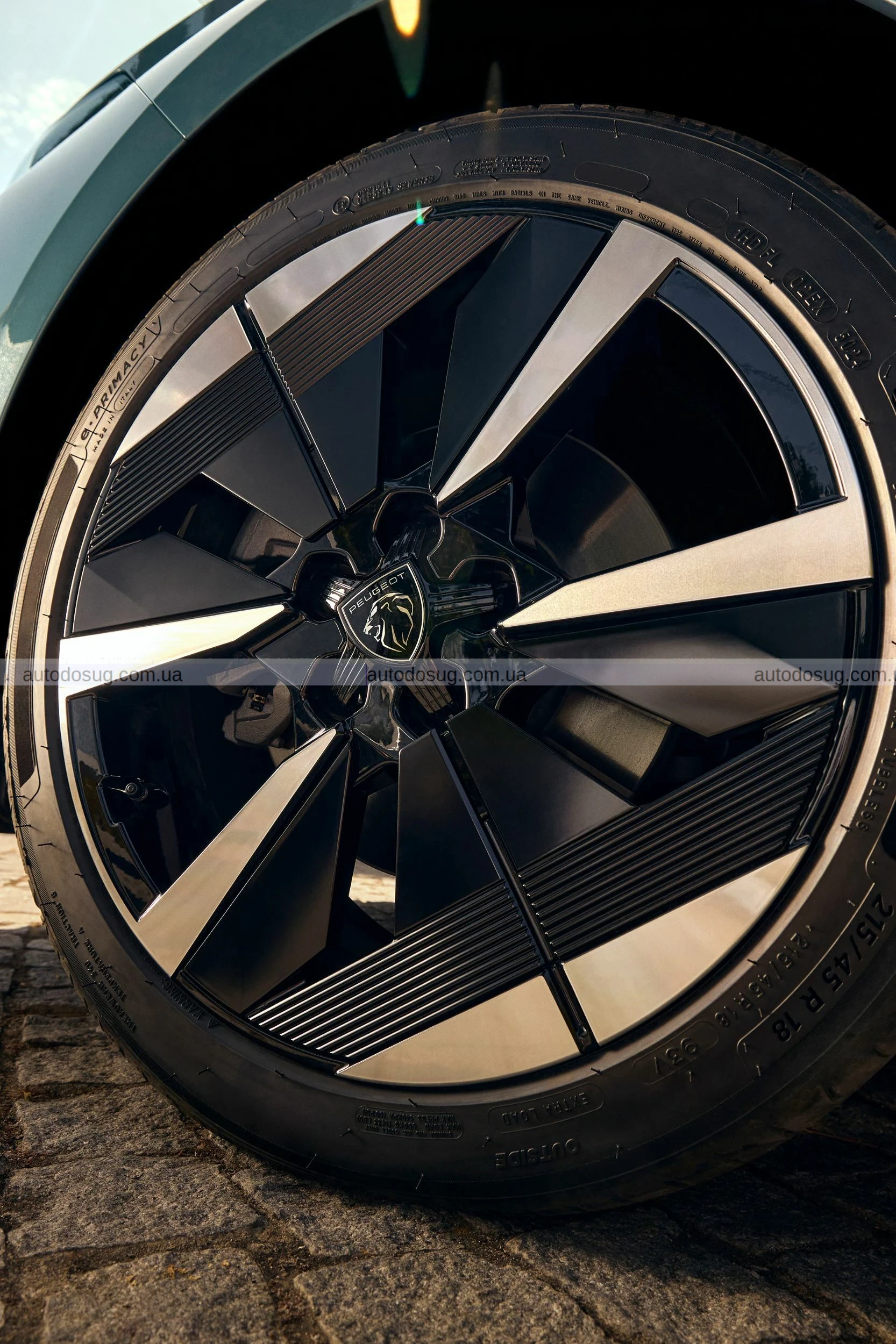 Фейсліфтинг Peugeot 308 позбувся іклів