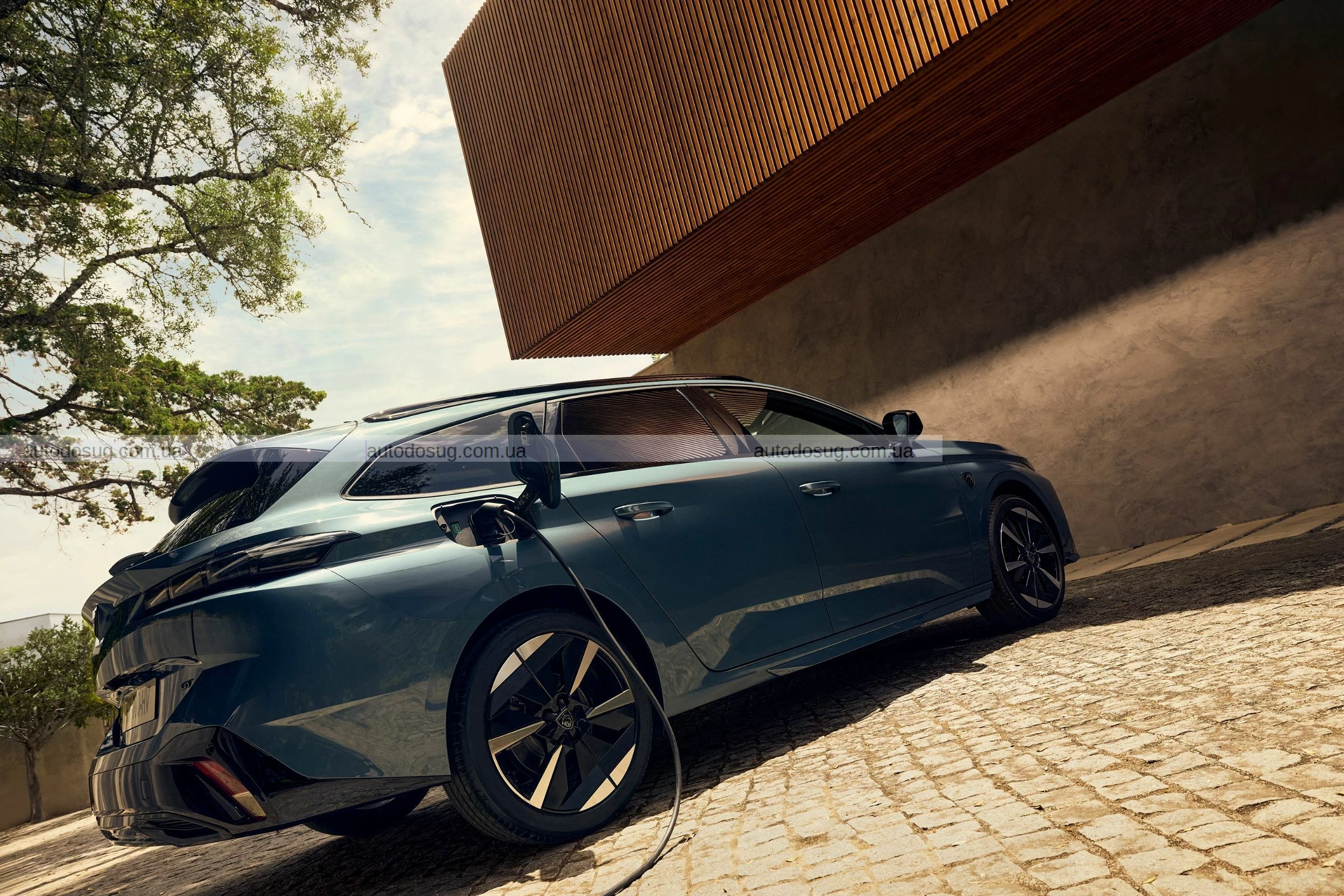 Фейсліфтинг Peugeot 308 позбувся іклів