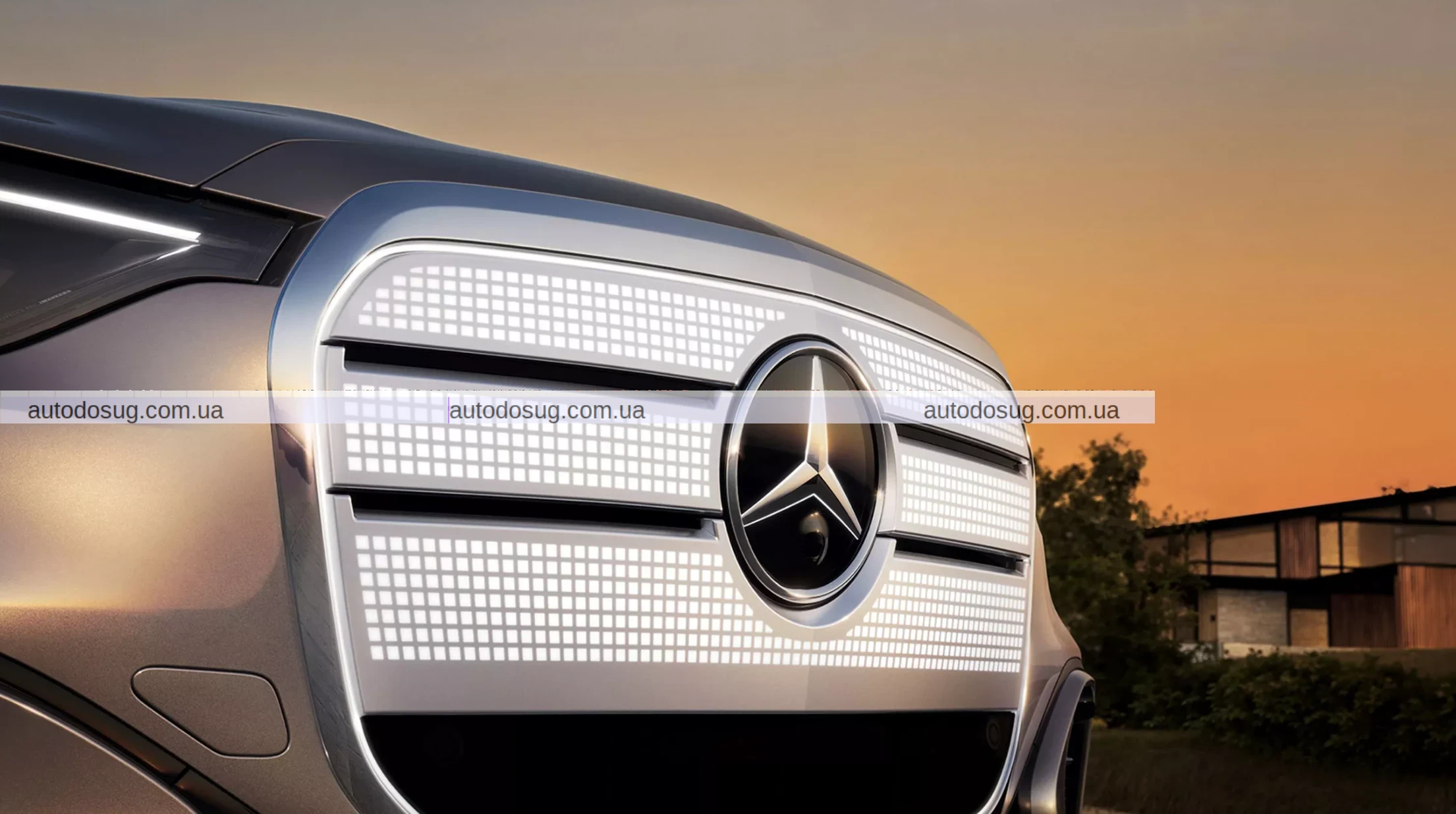 Підсвічено ніс компактного електромобіля Mercedes-Benz