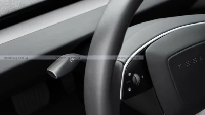 Tesla непомітно повертає перемикачі поворотників до Model 3