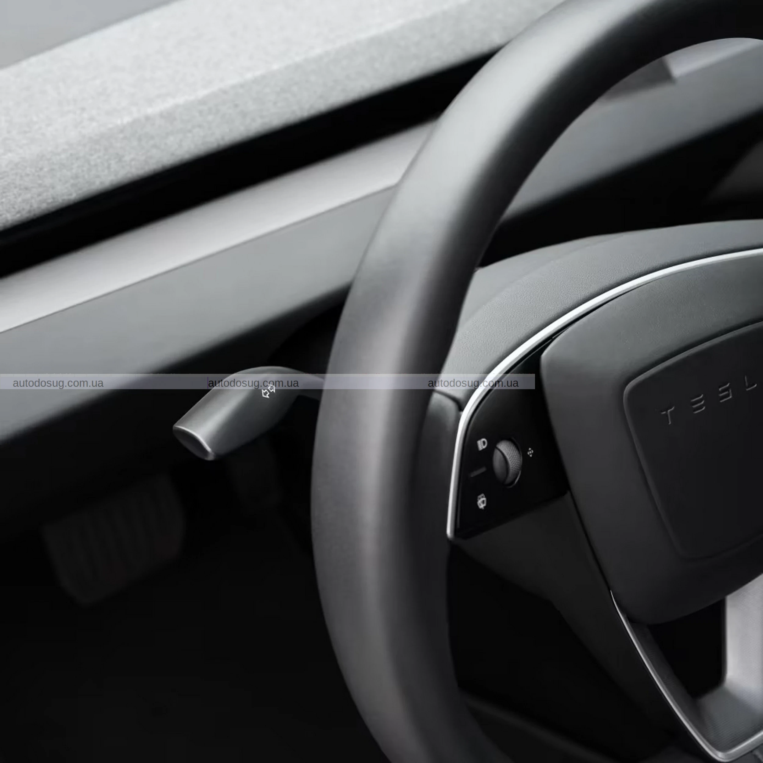 Tesla непомітно повертає перемикачі поворотників до Model 3